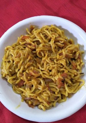 मसाला मैगी (Masala Maggi recipe in Hindi) रेसिपी मुख्य फोटो