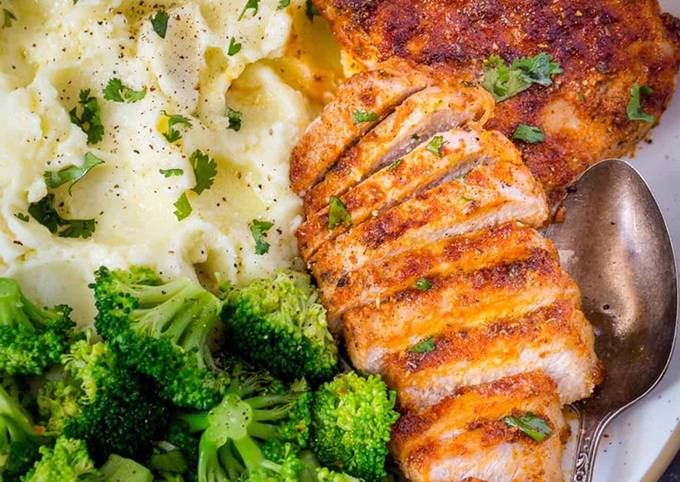Recipe of Perfect Pork chop dinner 🦴