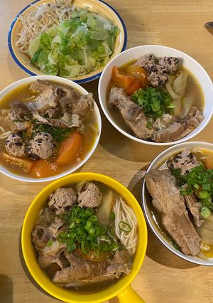 Hình của món Bún sườn sấu.