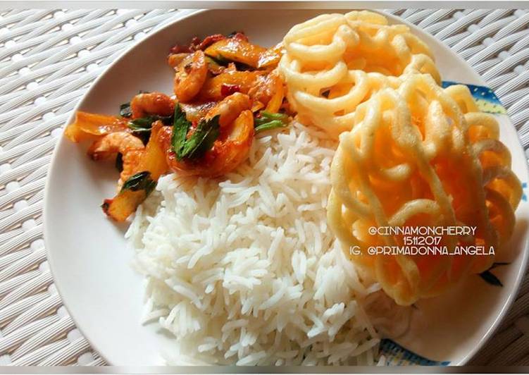 Simple Way to Make Yummy Udang Balado (Prawns with Chili Sauce)