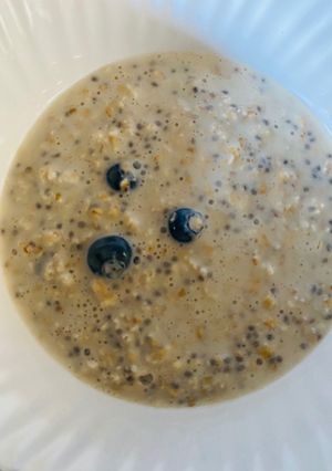 A picture of Overnight soaked oats.
