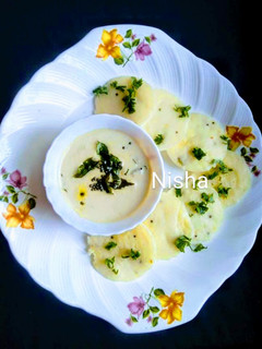 सूजी इडली (suji idli recipe in Hindi) रेसिपी मुख्य फोटो