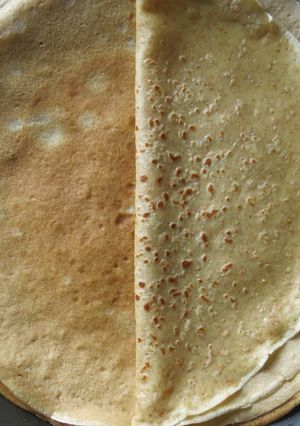 Une photo de Crêpes au petit épeautre et boisson végétale