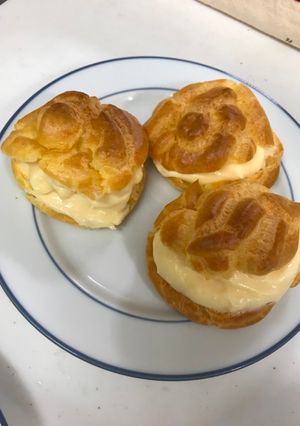 A picture of Cream puff.