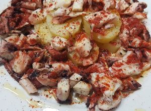 Una foto de Pulpo a la gallega