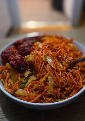 A picture of Chicken chow mein.