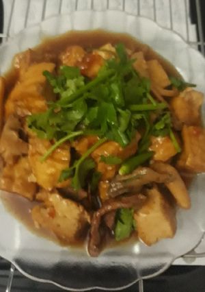 Hình của món Đậu hũ kho nấm cà chua 🍅.