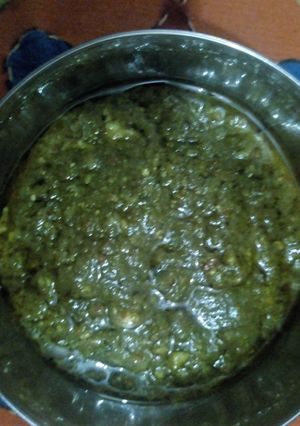A picture of Palak paneer.