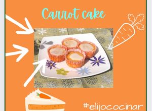 Una foto de Carrot Cake (torta de zanahorias) esponjosa y deli