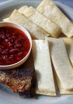 A picture of Yam Fingers,Sweet Chilli Pepper Sauce and Fried Fish.