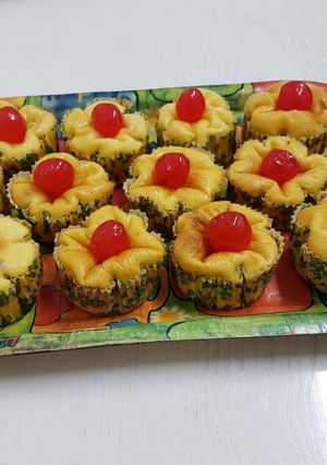 Foto principal de Flores de queso con cerezas en almíbar