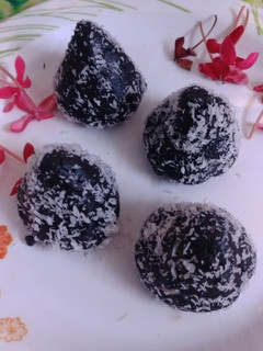 મોદક(modak recipe in gujarati) રેસીપી મુખ્ય ફોટો