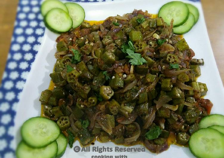 Recipe of Ultimate Bhindi pyaza 😋