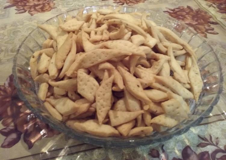 Steps to Cook Perfect Namak Pare