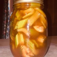 A picture of Quick pickled celery (spicy).