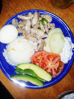 Una foto de Rico almuerzo de día domingo