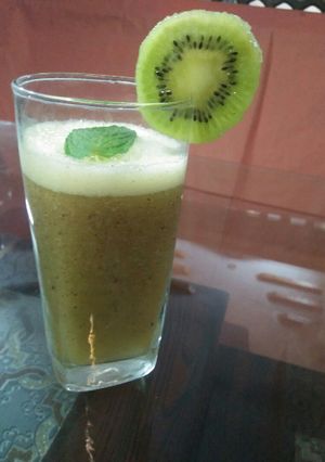 A picture of Kiwi punch.