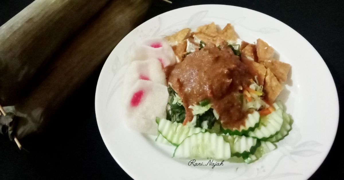 LONTONG PECAL/PECEL