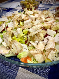 Una foto de Ensalada de otoño con champiñón y alcachofa