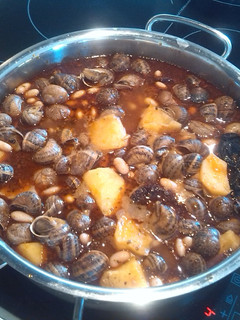 Una foto de Estofado de patatas con caracoles