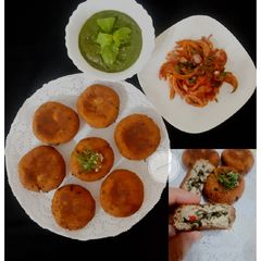 A picture of Spinach stuffed Curd Paneer kebab with Spinach Mint Chutney.