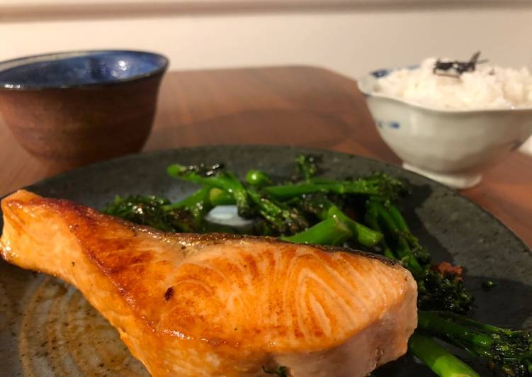 Easiest Way to Make Favorite Pan fried salmon with vegetable