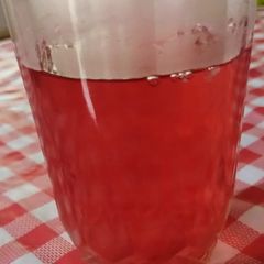 A picture of Agua de Jamaica/Jamaica tea.