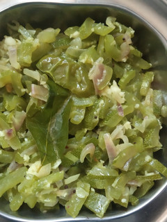 நாட்டுபுடலங்காய் பொரியல் செய்முறை முக்கிய புகைப்படம்