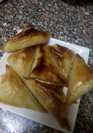 صورة لوصفة سمبوسه الجلاش بالكريمه 😋😋
