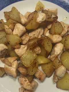 Una foto de Pollo al limón con patatas