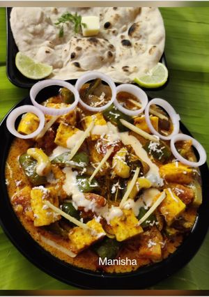A picture of Dhaba Style Kadhai Paneer With Tandoori Roti.