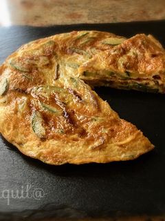 Una foto de Tortilla de calabacín y jengibre 🍳🥒