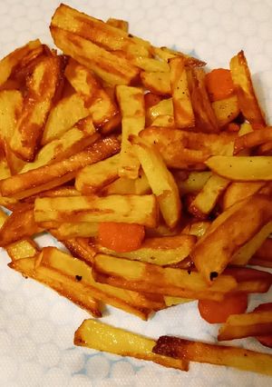 A picture of Airfryer chips, first time.