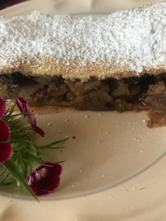 Una foto de Strudel de manzana