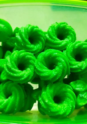 Foto resep Bolu Kukus Pandan Cetakan Kecil Lembut Manisnya Pas 😍