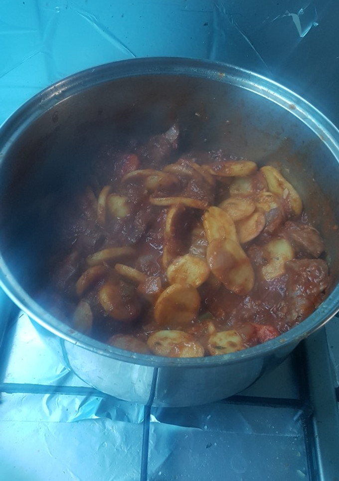 Una foto de Guiso de carne de pavo con tomate