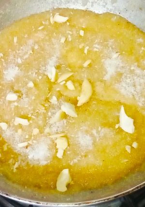 सूजी का हलवा (sooji ka halwa recipe in Hindi) रेसिपी मुख्य फोटो