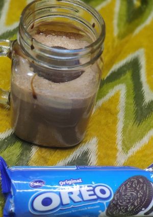 ओरियो मिल्कशेक (Oreo milkshake recipe in hindi) रेसिपी मुख्य फोटो