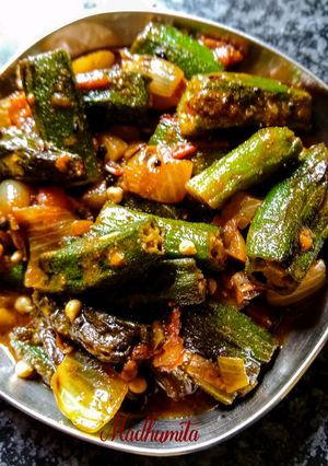 A picture of Bhindi and Shallots Masala.