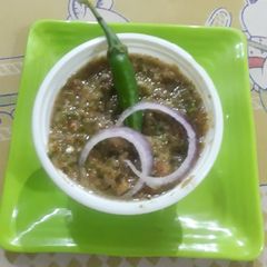 A picture of Dhaniya chutney.