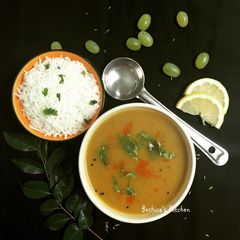 A picture of Green Grapes Rasam.