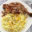 Pollo al Horno con Vino Blanco acompañado de Arroz con Choclo