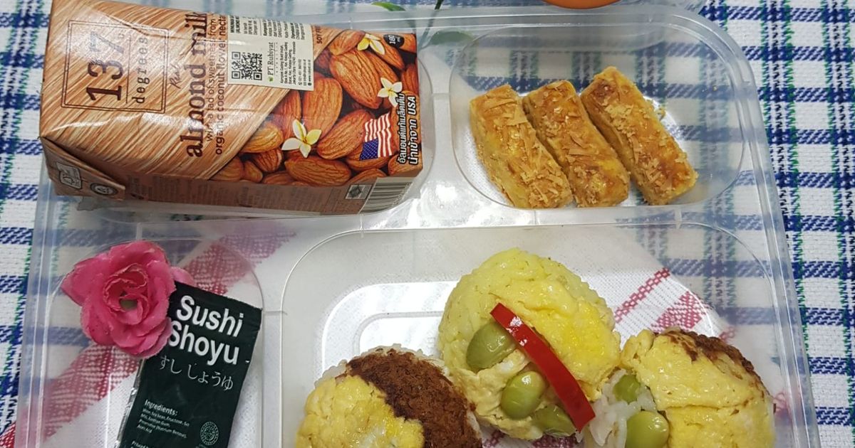 Nasi Kepal ala Sushi (Bekal Praktis Anak)