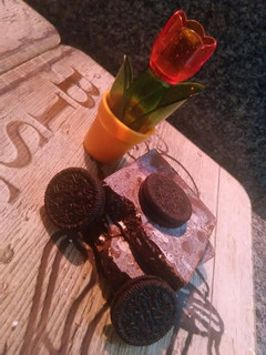 Una foto de Turrón de chocolate con oreo