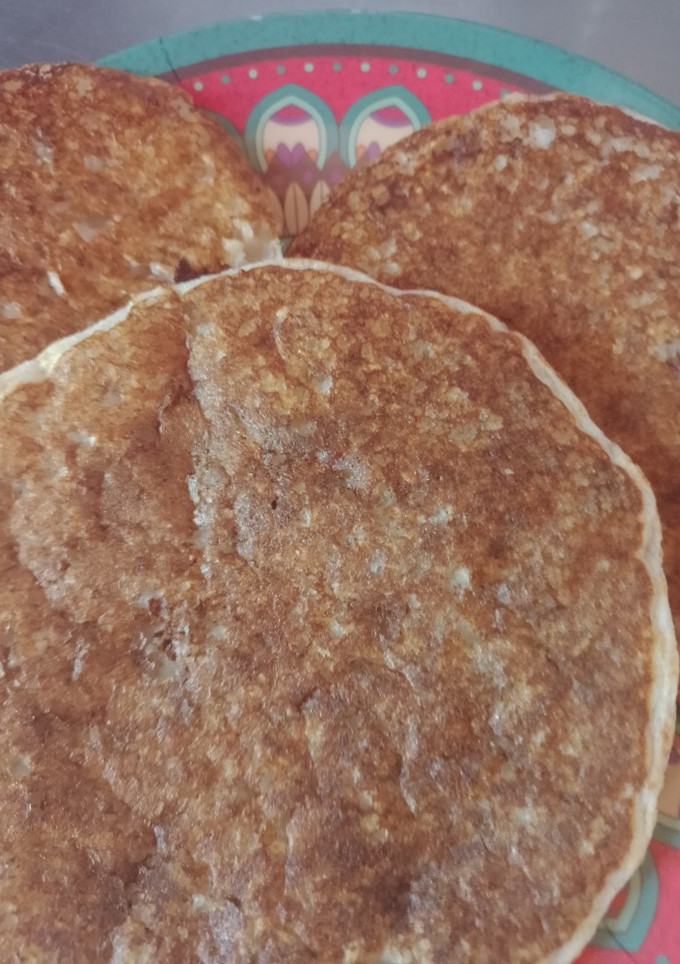 Una foto de Pan plano de arroz cocido con semillas en sartén (sin gluten)