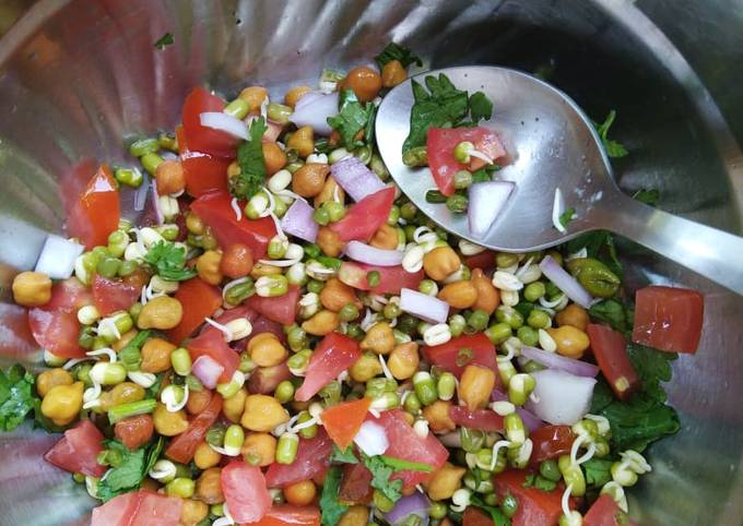 Recipe: Yummy Kala chana mung salad