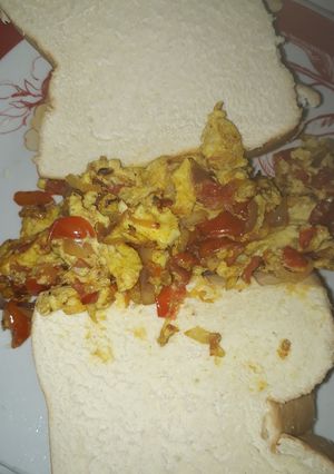 A picture of Fresh bread with egg sauce.