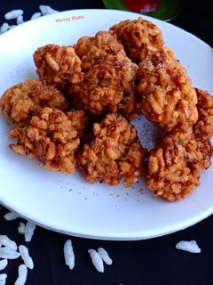मुरमुरे के कुरकुरे पकौड़े (Murmure ke kurkure pakode recipe in Hindi) रेसिपी मुख्य फोटो