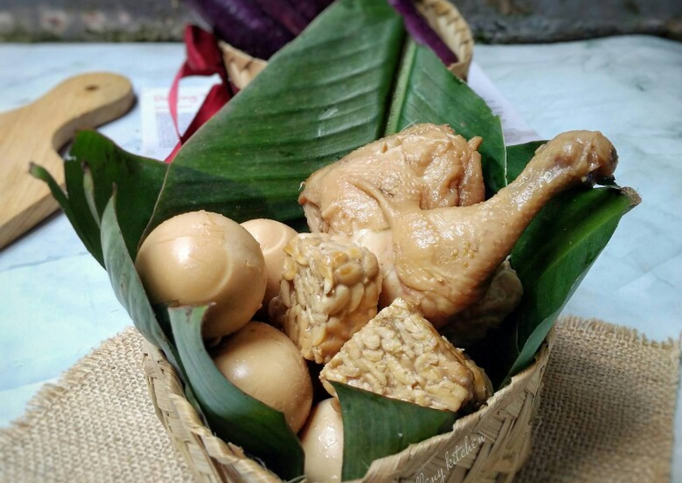 Ungkepan Campur Bumbu Gepuk (ayam, telur & tempe)