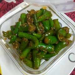 Green chilli pickle A picture of Green chilli pickle.
